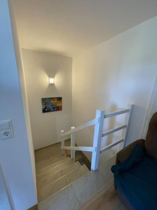 Charmante Ferienwohnung In Idyllischer Lage Йевер Екстериор снимка