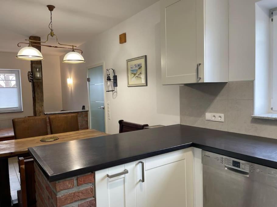 Charmante Ferienwohnung In Idyllischer Lage Йевер Екстериор снимка